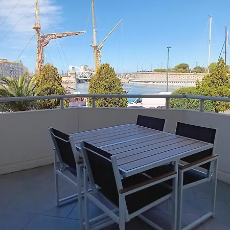 T 2 Climatise Vu Sur Les Quais Wifi Sète